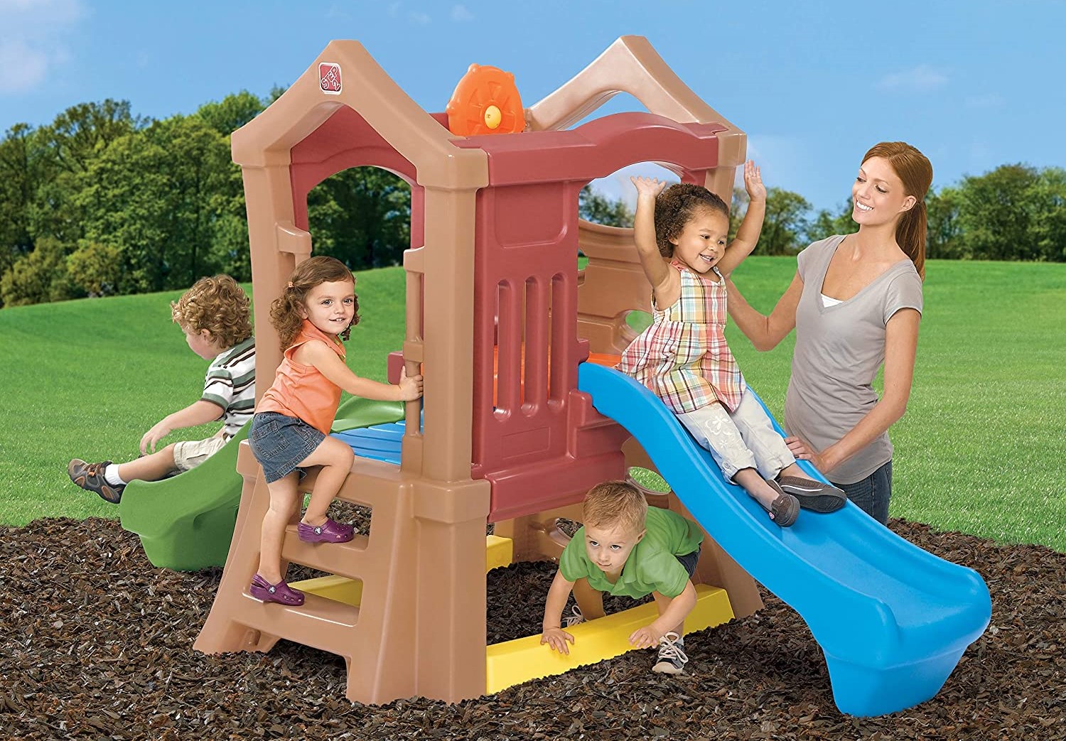 Best Playsets for Small Backyards